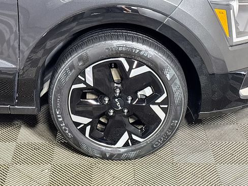 Certified 2023 Kia Niro Wind FWD image 24