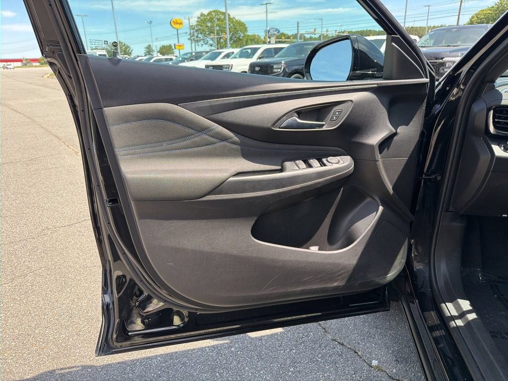 Used 2025 Buick Envista Sport Touring FWD image 12