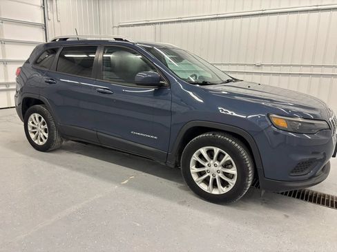 Used 2021 Jeep Cherokee Latitude FWD image 18