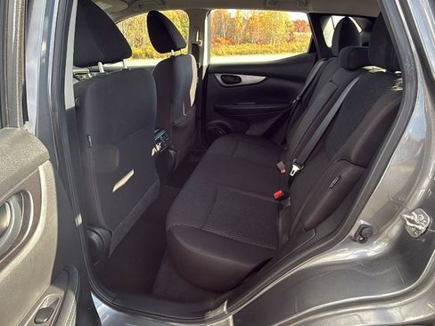 Used 2020 Nissan Rogue Sport S image 23