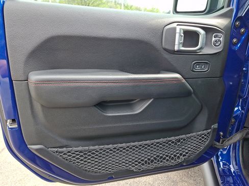 Certified 2019 Jeep Wrangler Unlimited Rubicon w/ Dual Top Group image 12