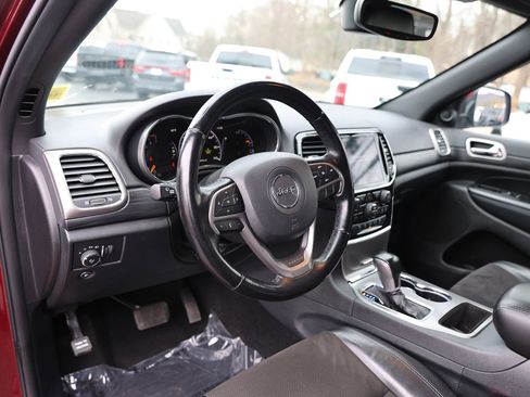 Used 2020 Jeep Grand Cherokee Altitude image 16