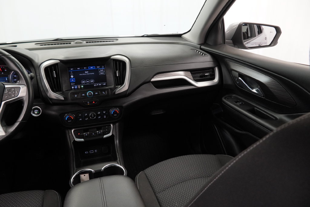 Used 2024 GMC Terrain SLE w/ Driver Convenience Package AWD/4WD image 15