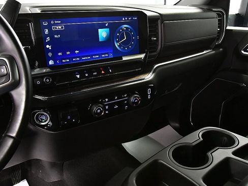 Used 2024 Chevrolet Silverado 2500 LT image 23