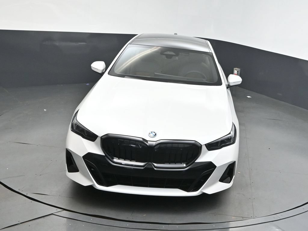 Used 2026 BMW 550e xDrive w/ Premium Package AWD/4WD image 39