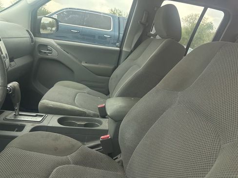 Used 2018 Nissan Frontier SV image 5