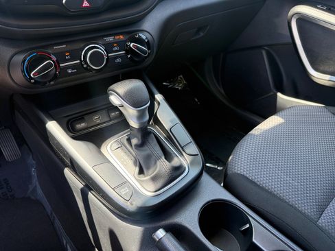 Used 2024 Kia Soul LX w/ Option Group 015 FWD image 13