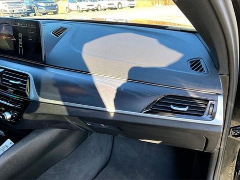 Used 2023 BMW 530i xDrive w/ Premium Package image 23