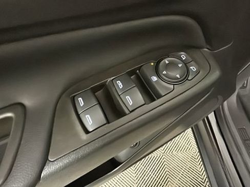 Used 2023 Chevrolet Equinox LT AWD/4WD image 11
