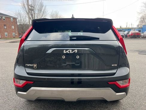 Certified 2023 Kia Niro EX Touring image 4