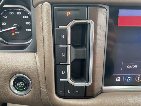 Used 2021 GMC Yukon XL Denali w/ Denali Premium Package image 21