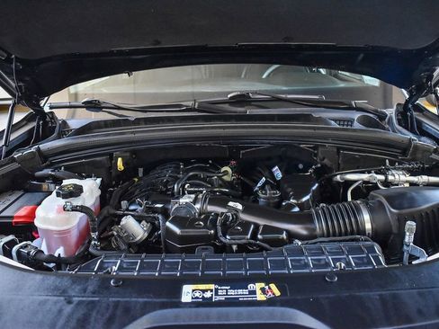 Used 2023 Jeep Grand Cherokee L Limited w/ Luxury Tech Group II image 24