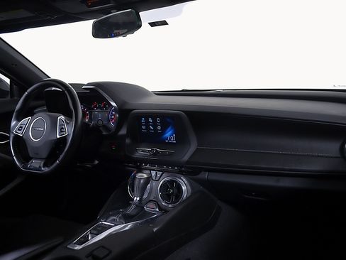 Used 2018 Chevrolet Camaro LT RWD image 22