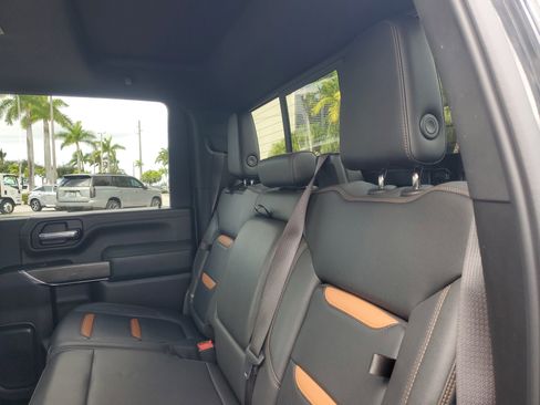 Used 2023 GMC Sierra 2500 AT4 w/ AT4 Preferred Package image 12