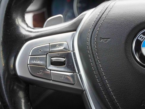 Used 2019 BMW 740i w/ Executive Package image 23