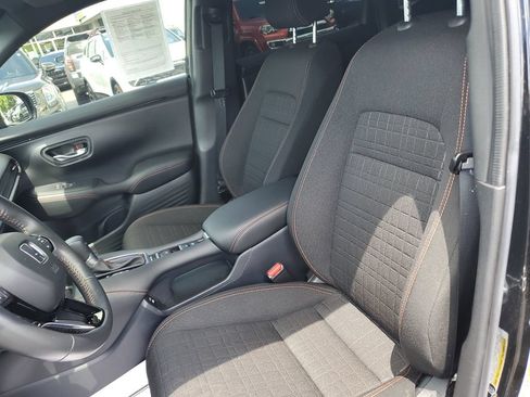 Used 2025 Honda HR-V Sport image 17