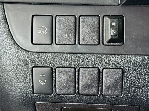 Used 2019 Toyota Highlander LE image 16