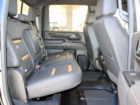 Used 2025 GMC Sierra 2500 AT4 w/ Technology Package image 19