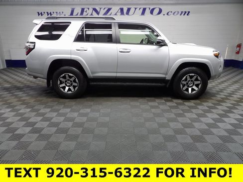 Used 2024 Toyota 4Runner TRD Off-Road Premium image 2