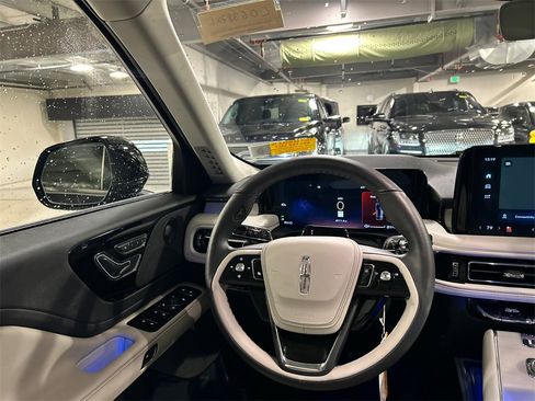 Used 2026 Lincoln Aviator Reserve w/ Illumination Package image 26