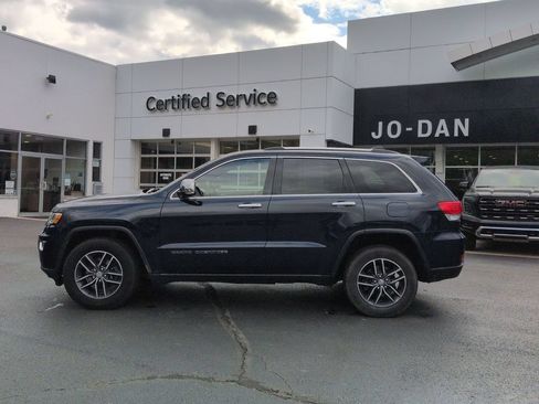 Used 2017 Jeep Grand Cherokee Limited AWD/4WD image 8