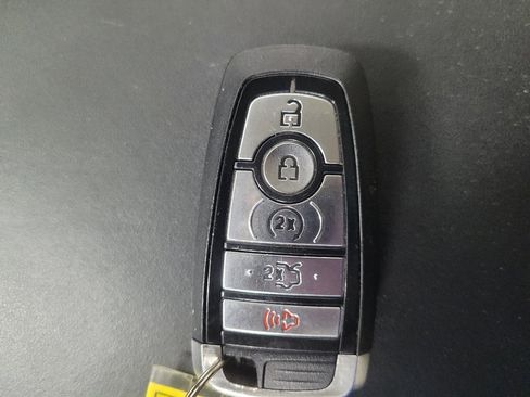 Used 2018 Ford Explorer Platinum AWD/4WD image 32