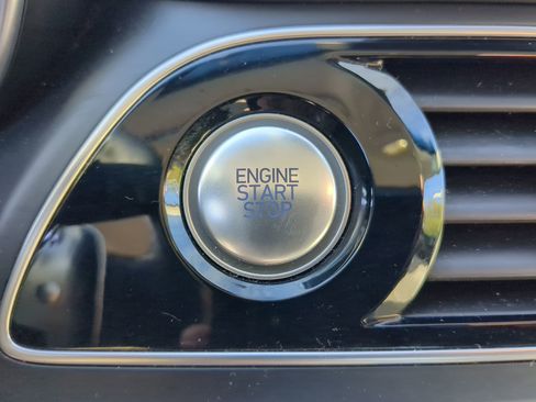 Used 2020 Genesis G70 2.0T image 57