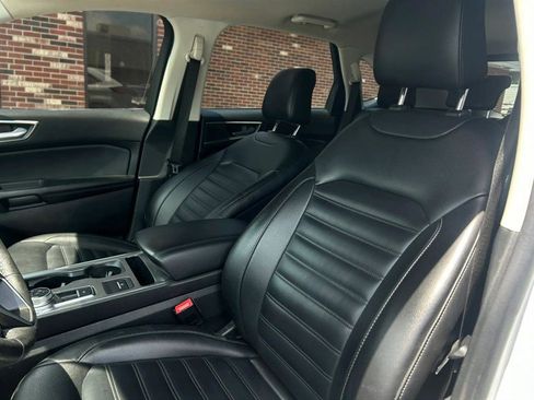 Used 2022 Ford Edge SEL AWD/4WD image 16