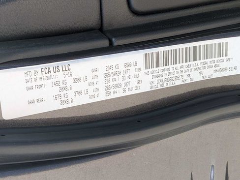 Used 2016 Jeep Grand Cherokee Limited AWD/4WD image 29