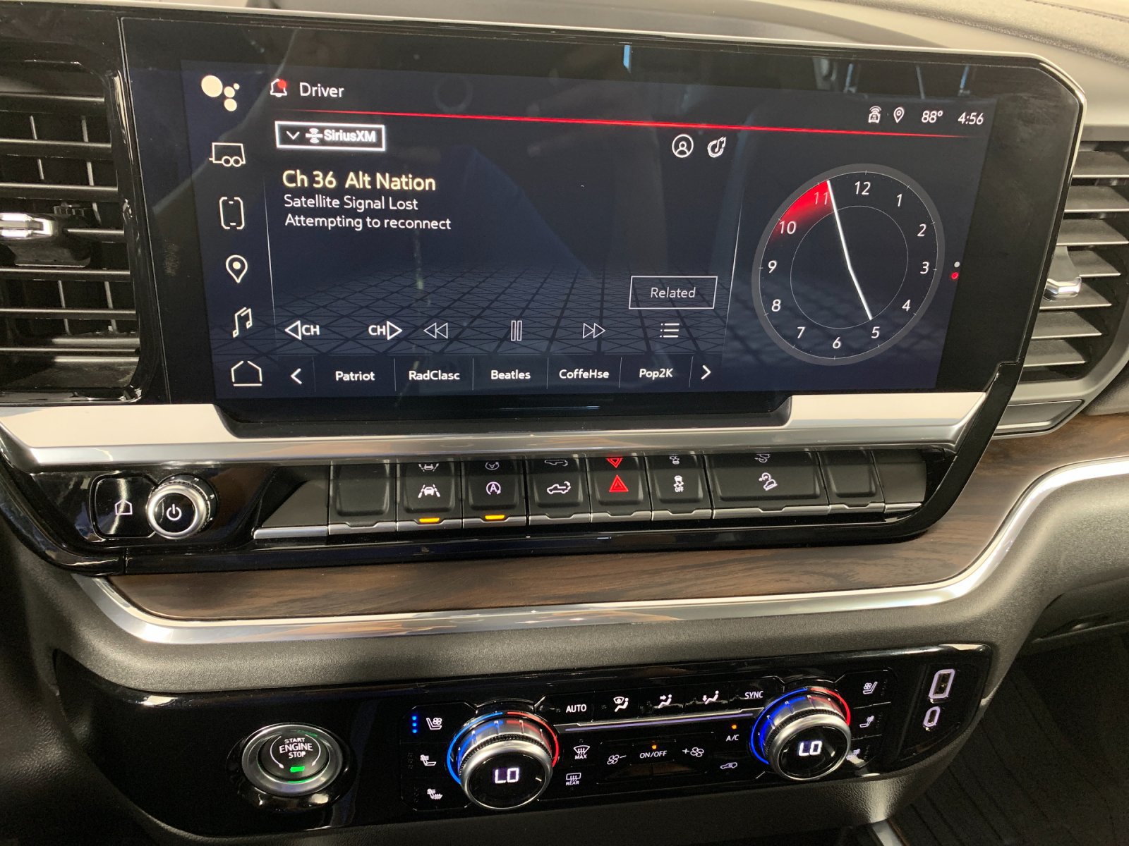 Used 2022 GMC Sierra 1500 SLT AWD/4WD image 25