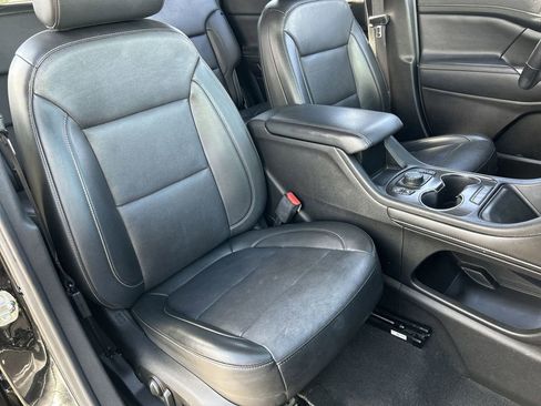 Used 2022 GMC Acadia SLT w/ Elevation Edition AWD/4WD image 29