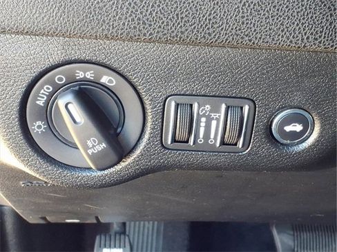 Used 2018 Dodge Charger GT image 20