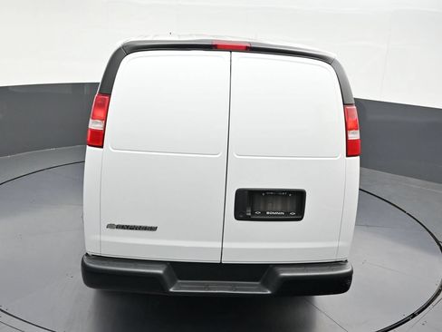 Used 2022 Chevrolet Express 2500 w/ Driver Convenience Package RWD image 19