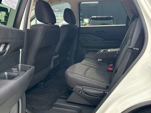 Used 2025 Nissan Pathfinder SV AWD/4WD image 6