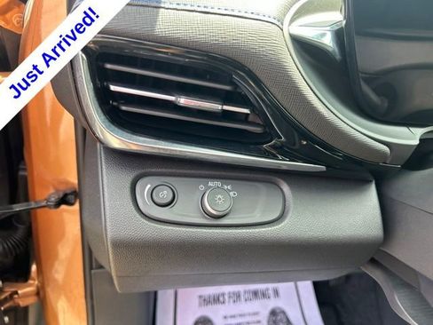 Used 2024 Buick Envista Sport Touring w/ Convenience II Package FWD image 16