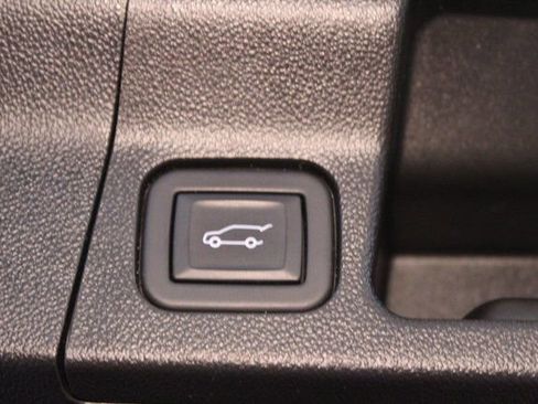 Used 2023 GMC Acadia SLE w/ LPO, Floor Liner Package AWD/4WD image 18