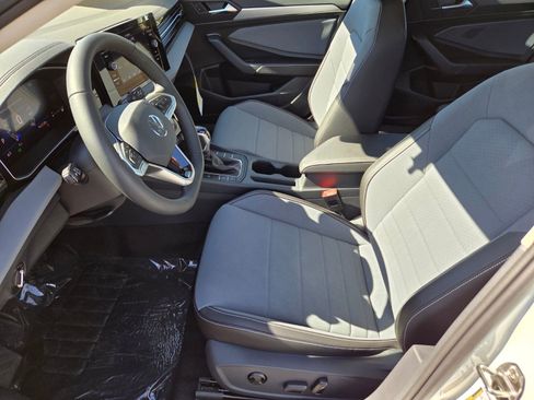 New 2026 Volkswagen Jetta SE FWD image 6