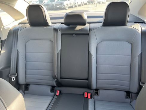 Used 2025 Volkswagen Jetta SE image 38