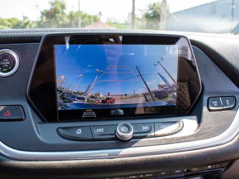 Used 2019 Chevrolet Blazer LT image 11