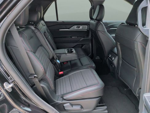 New 2026 Ford Explorer ST-Line w/ ST-Line Street Pack AWD/4WD image 18