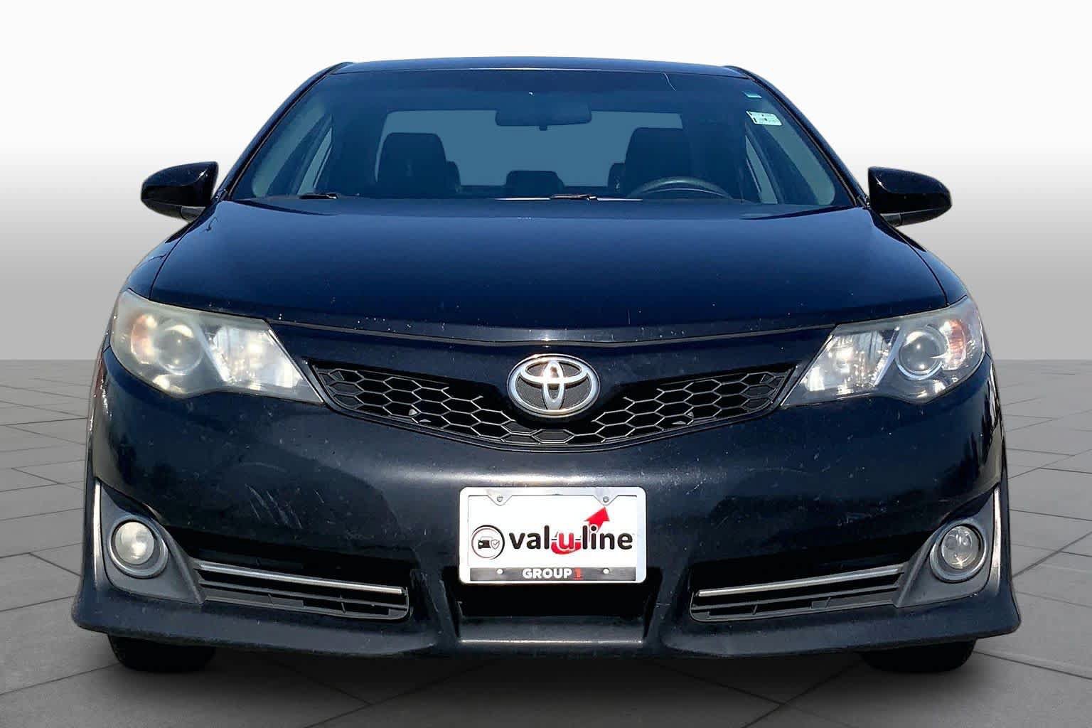 Used 2014 Toyota Camry SE FWD image 3