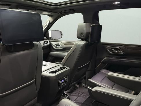 Used 2023 Chevrolet Suburban Z71 w/ Luxury Package image 29