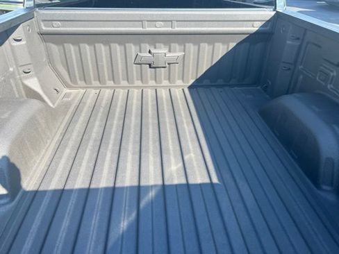 Used 2020 Chevrolet Silverado 1500 LT AWD/4WD image 6