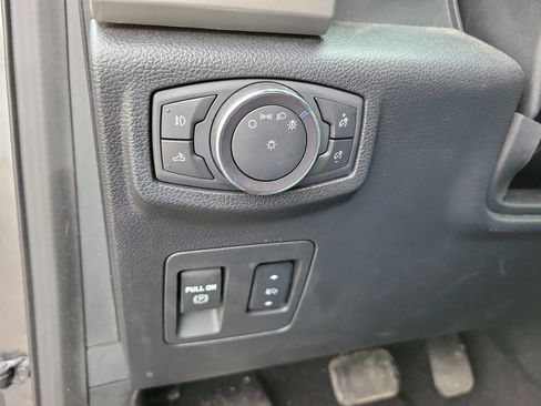 Used 2019 Ford F150 Lariat w/ Trailer Tow Package image 30