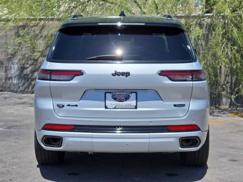 Used 2023 Jeep Grand Cherokee L Summit AWD/4WD image 8