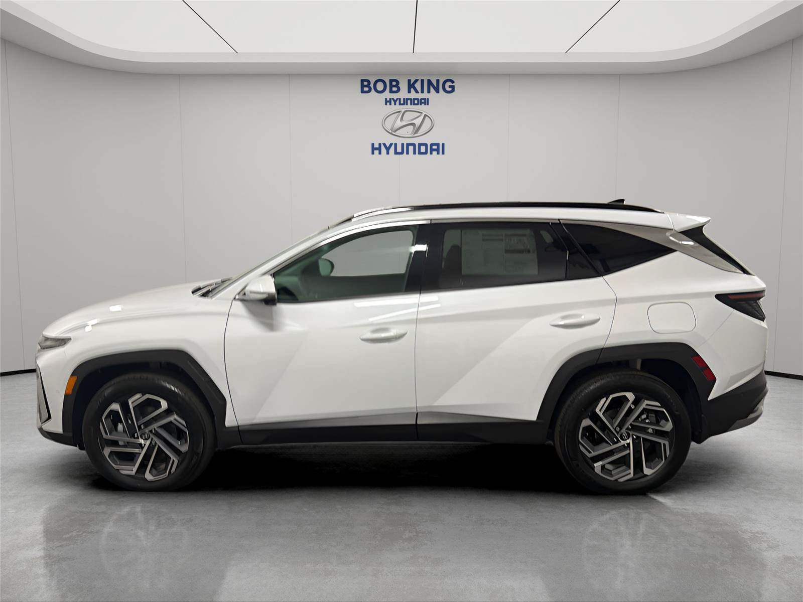 New 2026 Hyundai Tucson Limited AWD/4WD image 2