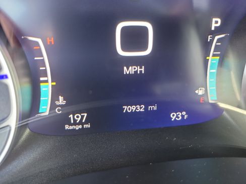 Used 2023 Chrysler Pacifica Touring-L FWD image 29