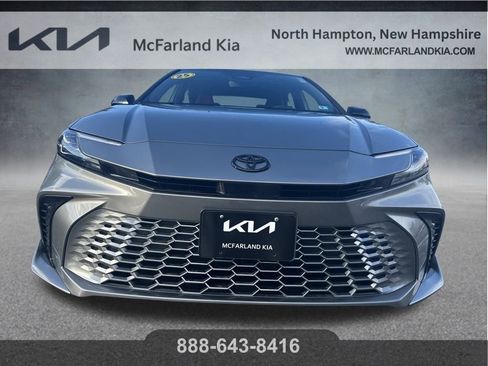 Used 2025 Toyota Camry Hybrid image 9