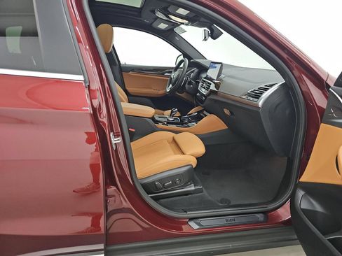 Used 2025 BMW X4 xDrive30i AWD/4WD image 8