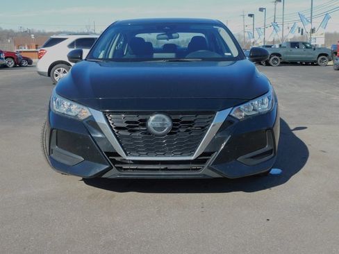 Used 2023 Nissan Sentra SV image 3
